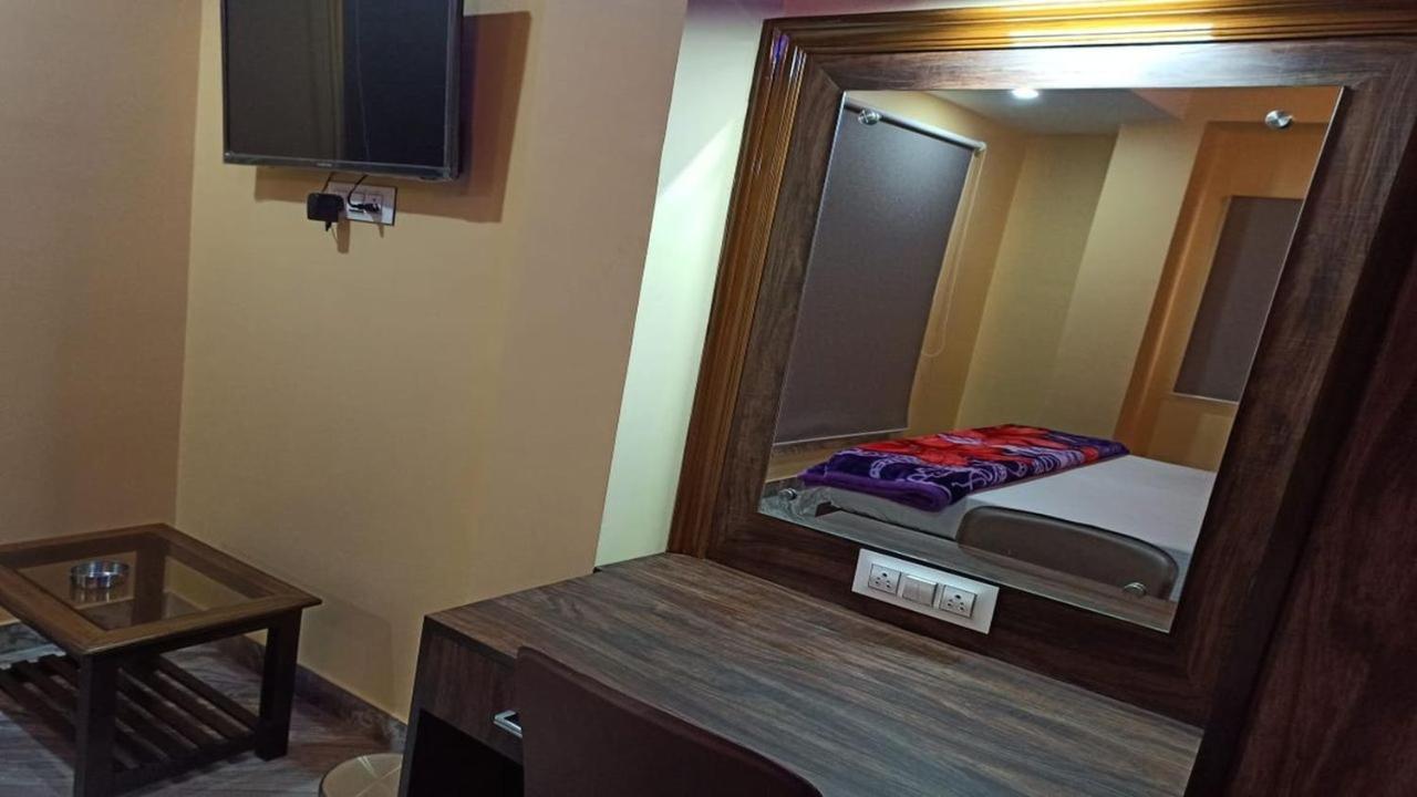 Hotel Aloka Residency كولكاتا المظهر الخارجي الصورة