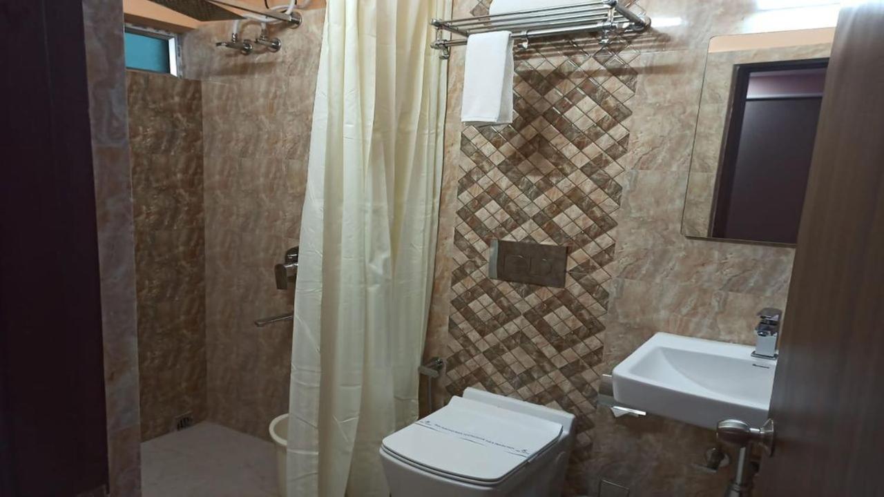 Hotel Aloka Residency كولكاتا المظهر الخارجي الصورة