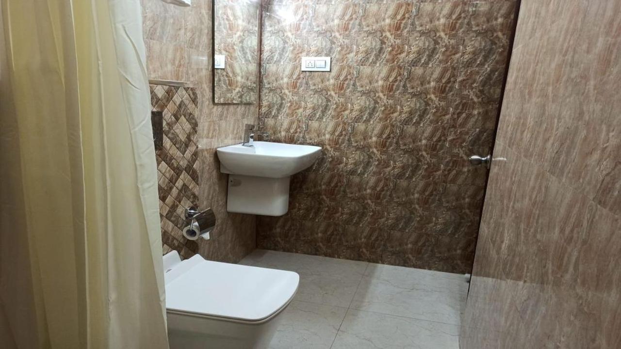 Hotel Aloka Residency كولكاتا المظهر الخارجي الصورة